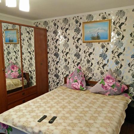 Apartment Nr Railway Station Odesa Exterior foto